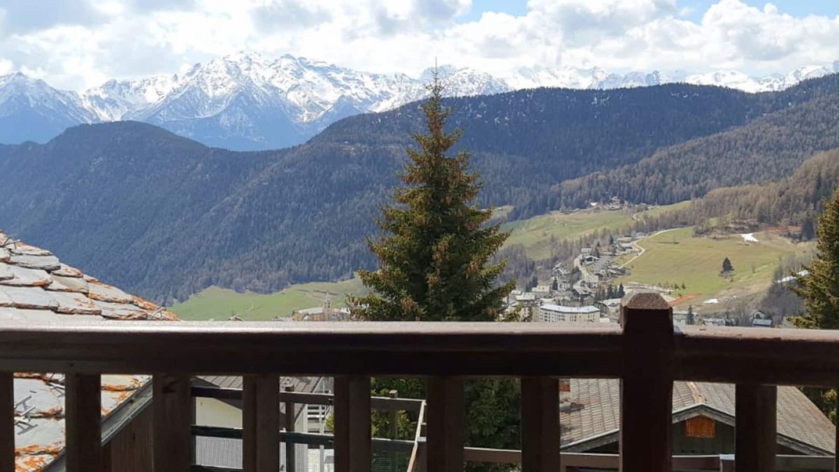 Chatel Apartment | Maison du Soleil, Appartamento in Antico Borgo con Ampia Vista Sulla Vallata