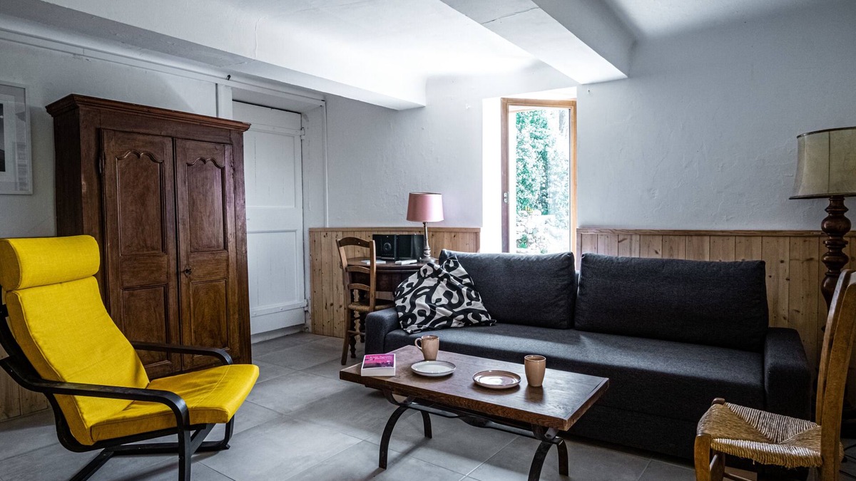 La Tour-d'Aigues House | Maison en campagne avec vues panoramiques - close to a lake