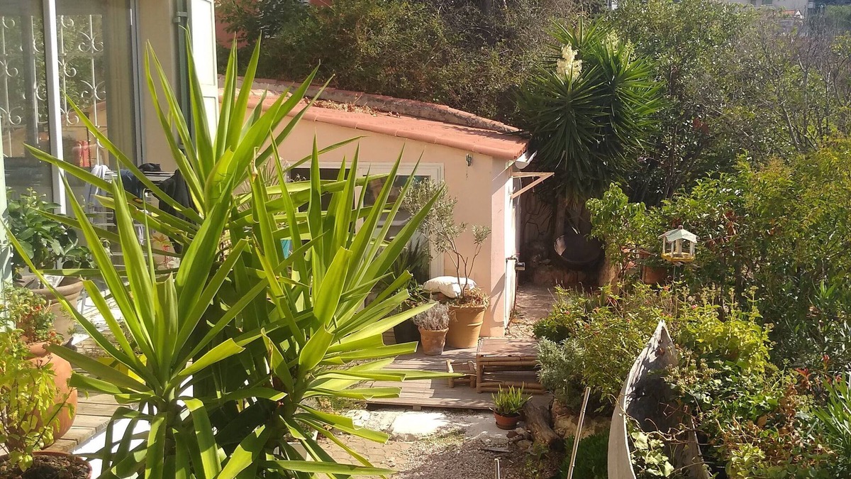 Roucas-Blanc House | Maison en Fond de Jardin Dans un Vallon Près de la Corniche