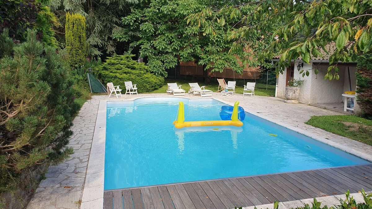 Vorey House | Maison en Pierre Avec Piscine Privée Dans un Domaine Clos et Arboré de 2200 m2