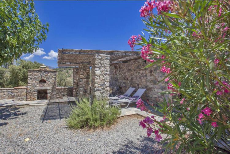 Moltifao House | Maison en pierre corse avec vue entre mer et montagne
