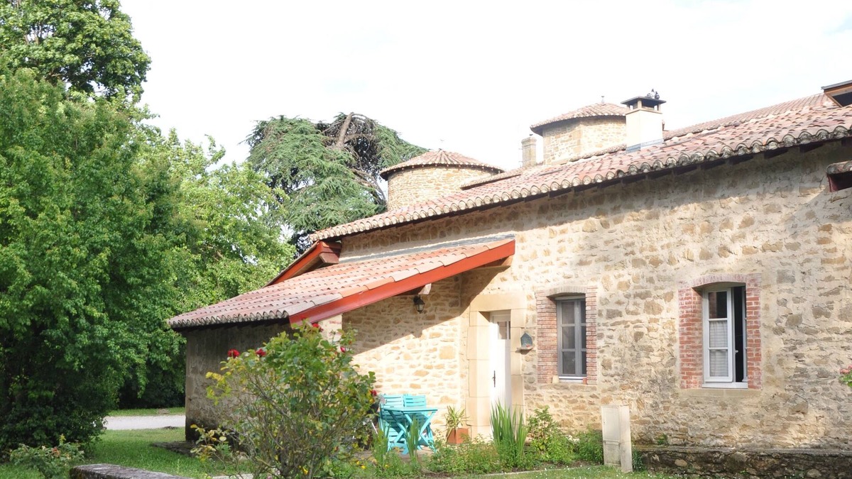 Chavannes House | Maison en Pierre Dans Co-propriété Avec Piscine
