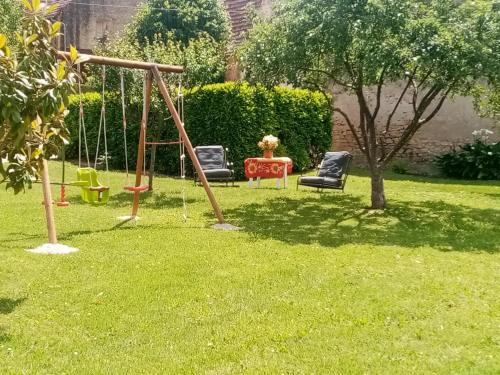 Calviac-en-Perigord House | Maison en pierre rénovée avec jardin, proche Sarlat, idéale pour familles, avec équipements bébé inclus - FR-1-616-200