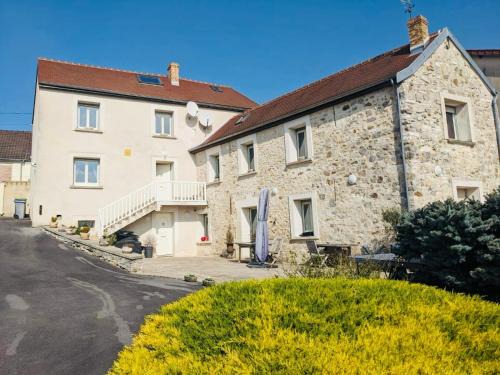 Chateau-Thierry House | Maison entière et spacieuse Gîte Dovie