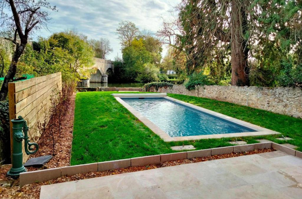 Bazouges-sur-le-Loir House | Maison familiale près du Zoo de la Flèche avec piscine chauffée, jardin et cheminée - FR-1-410-377