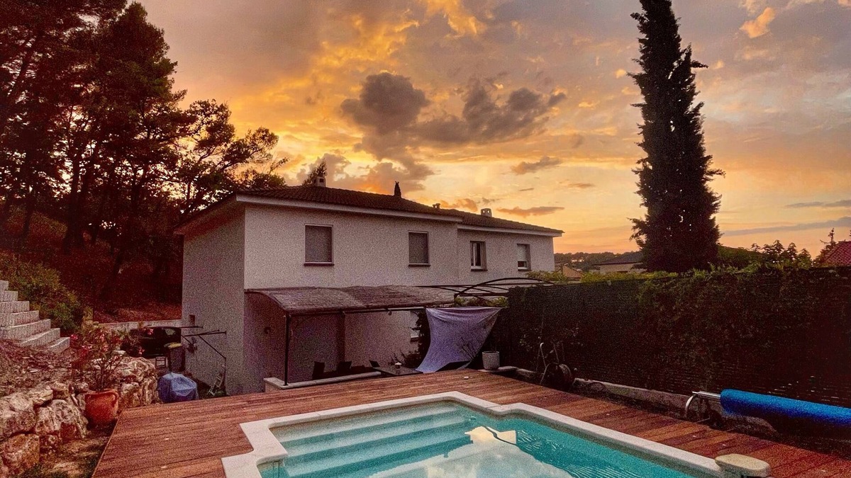 Biver House | Maison Familiale Avec Piscine