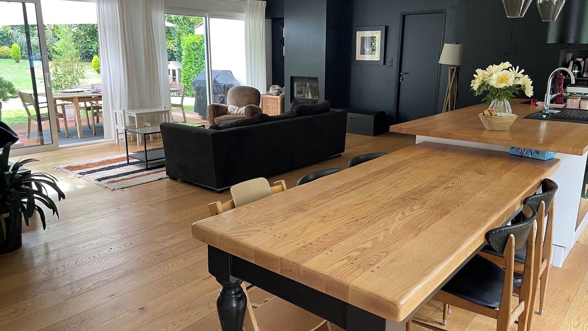 Latresne House | Maison Familiale Dans un Havre de Paix