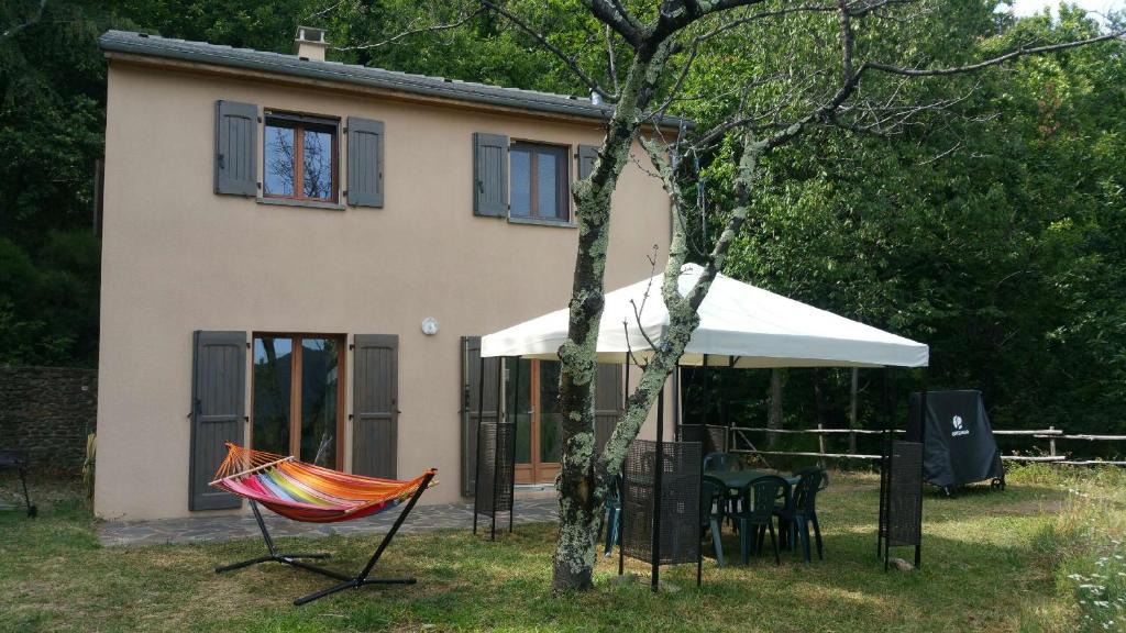 Saint-Frezal-de-Ventalon House | Maison Familiale en Cévennes