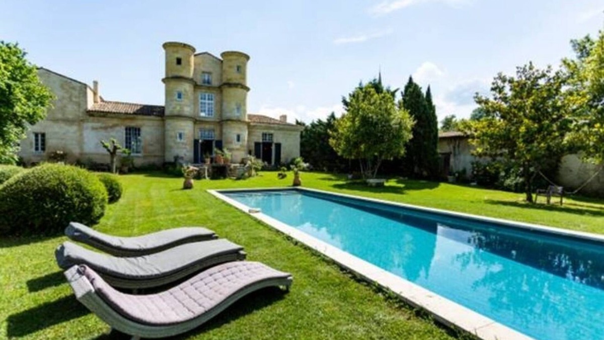 Langoiran House | "Maison Forte"/renovated former parsonage of the 17th century