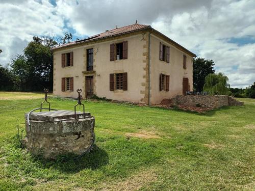 Montesquiou House | maison