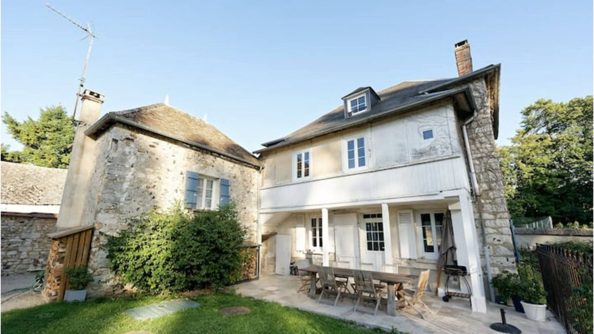 Pressagny-lʼOrgeuilleux House | "maison du Passeur" ,xviiie, 10 min Giverny/vernon