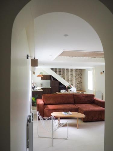 Saint-Bonnet-des-Bruyeres House | Maison Pernette, cocon d'évasion avec bain nordique