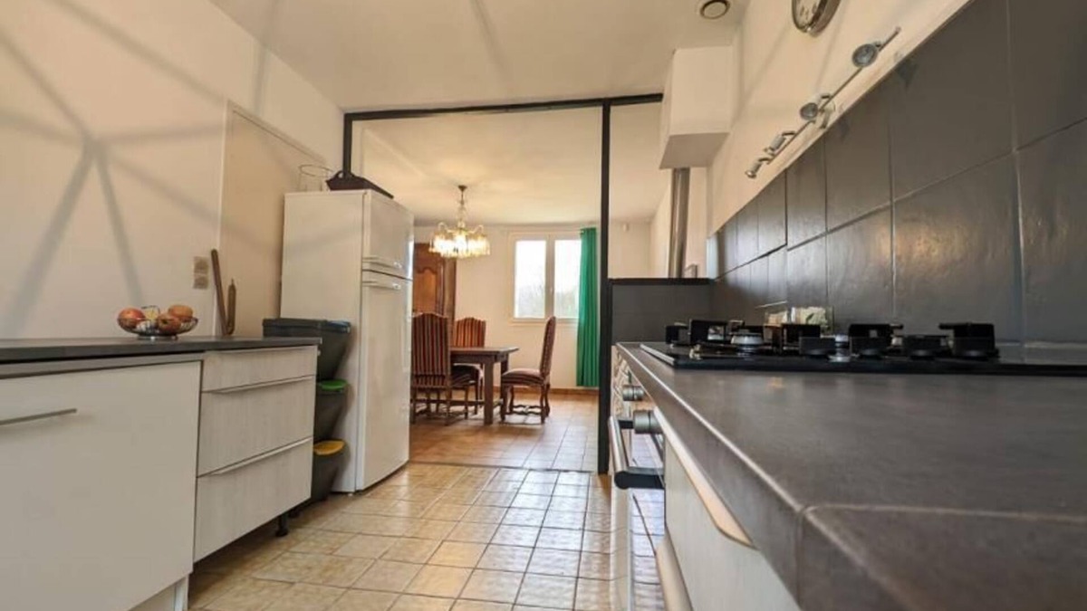 Saint-Hilaire-le-Chatel Bed & Breakfast | Maison Dans le Perche - Vue sur un Étang