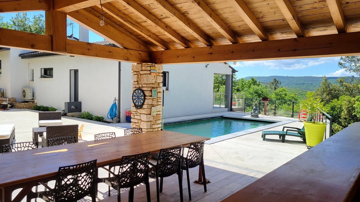 Saint-Julien-de-Peyrolas Villa | Maison Avec Piscine, Dans un Quartier Calme Sans vis à Vis, Près D'une Forêt