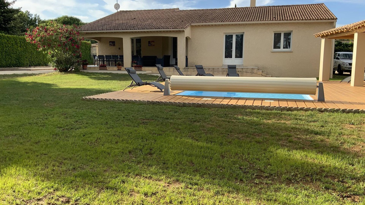 Saint-Laurent-La-Vernede House | Maison de Vacances Pour 10 Personnes + Piscine Privée