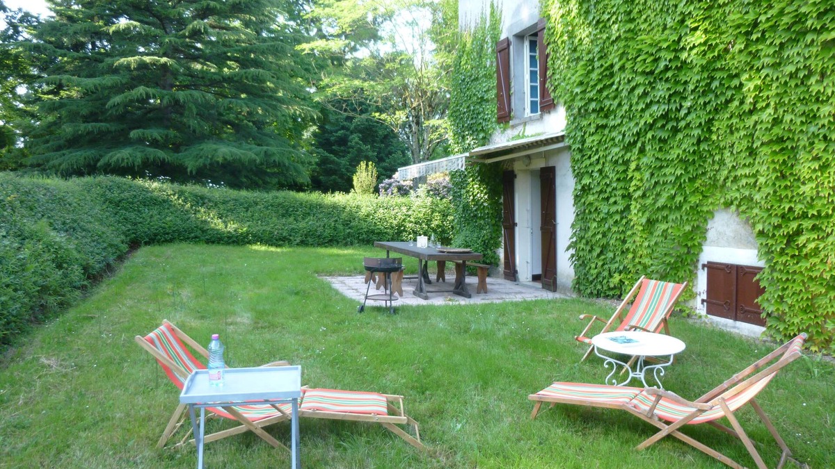 Genouillac House | Maison de Campagne du 19ème Siècle