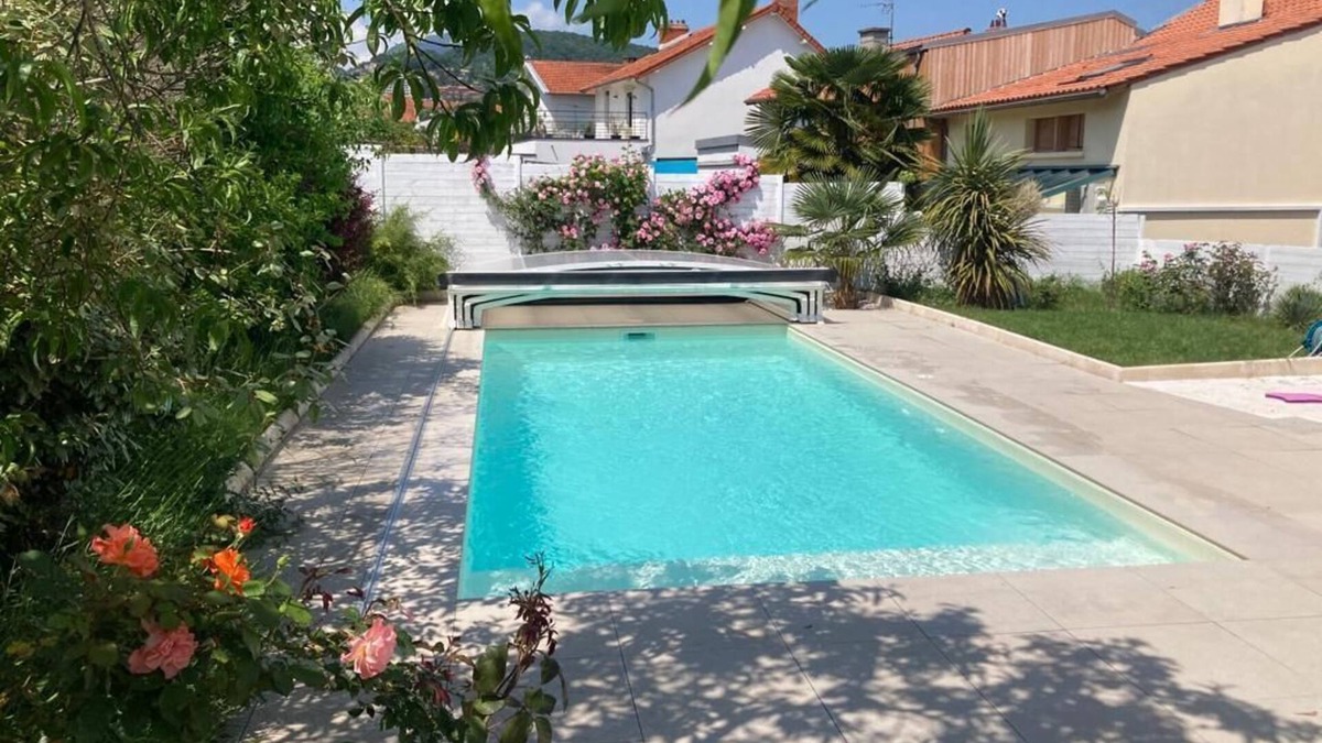 Vallieres House | Maison Idéalement Placée Avec Piscine Pour 8 Personnes