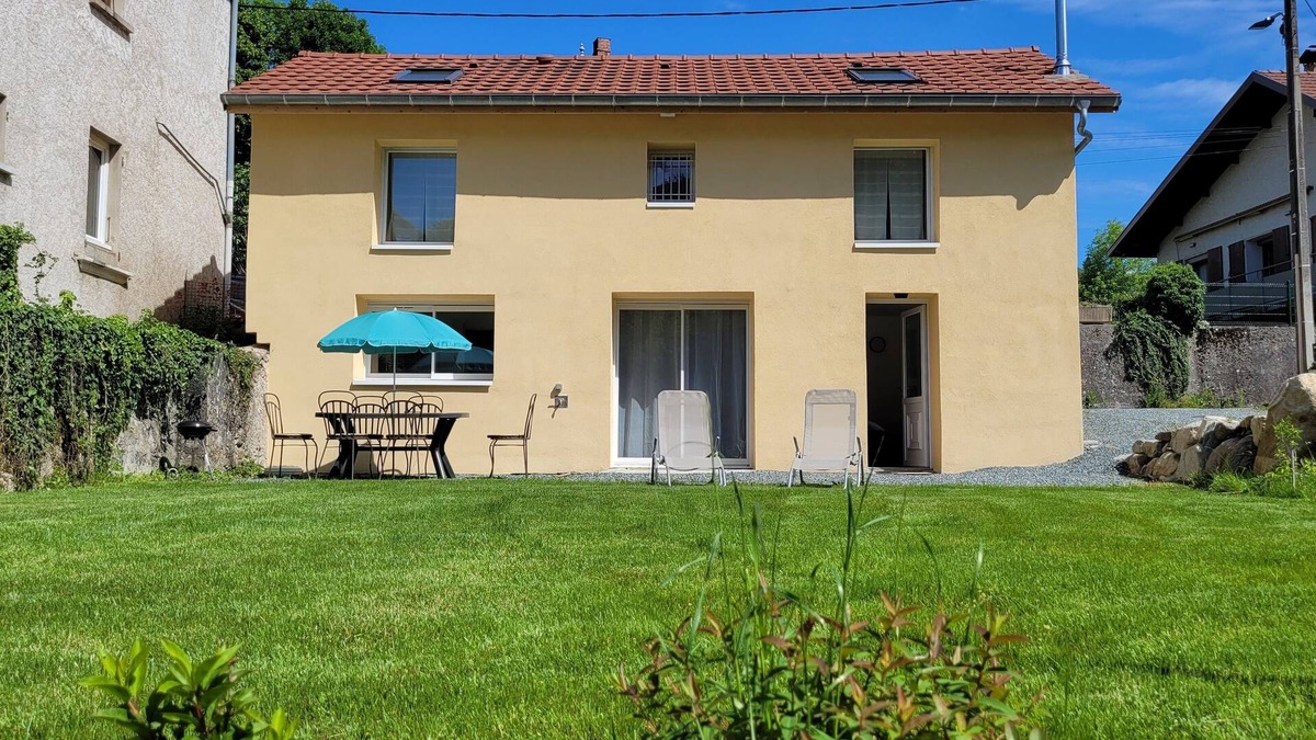 Vaulnaveys-le-Haut House | Maison Individuelle 2 Chambres six Couchages au Centre Village