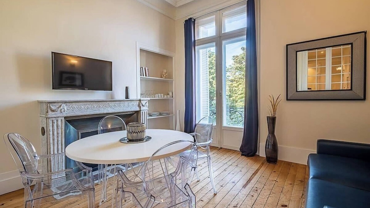 Bordeaux City Centre Apartment | Maison Ingwë - Charming 3-room apartment for 6 people Place Gambetta