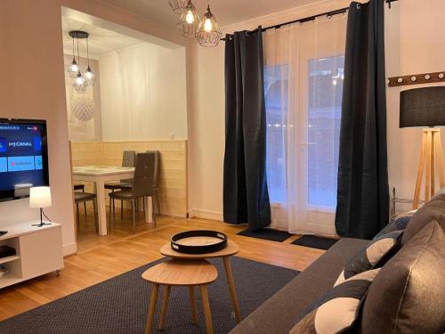 Champs-sur-Marne House | Maison La Belle Endormie- Disneyland et Paris