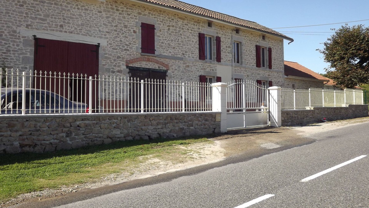 Compreignac House | Maison Limousine en Pierre Apparentes