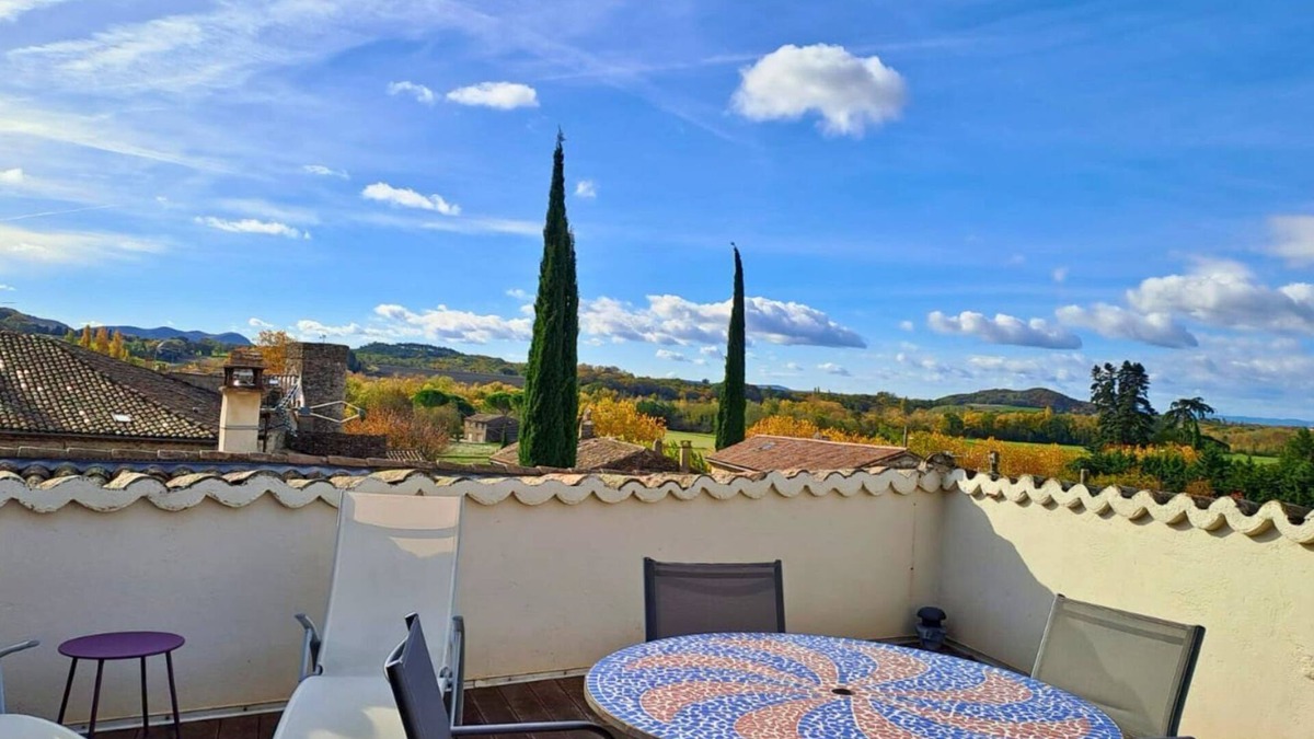 Pont-de-Barret House | Maison Louisa - Haven of peace with a view, at the gateway to Provence - Sleeps 7