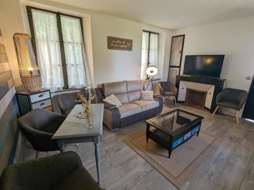 Chateau-Renard House | Maison lumineuse avec jardin privé - Idéale pour famille, amis ou séjour pro - Centre historique - FR-1-590-422