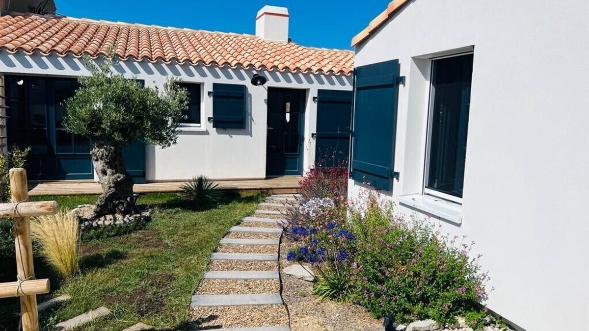 Noirmoutier-en-l'Ile House | Maison Neuve Écologique au Vieil à 20m de la Plage
