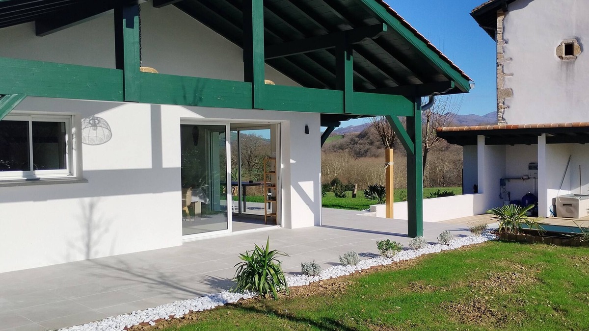 Sare House | Maison Neuve Avec Piscine, Dans Très Beau Village de Sare et Quartier Classé