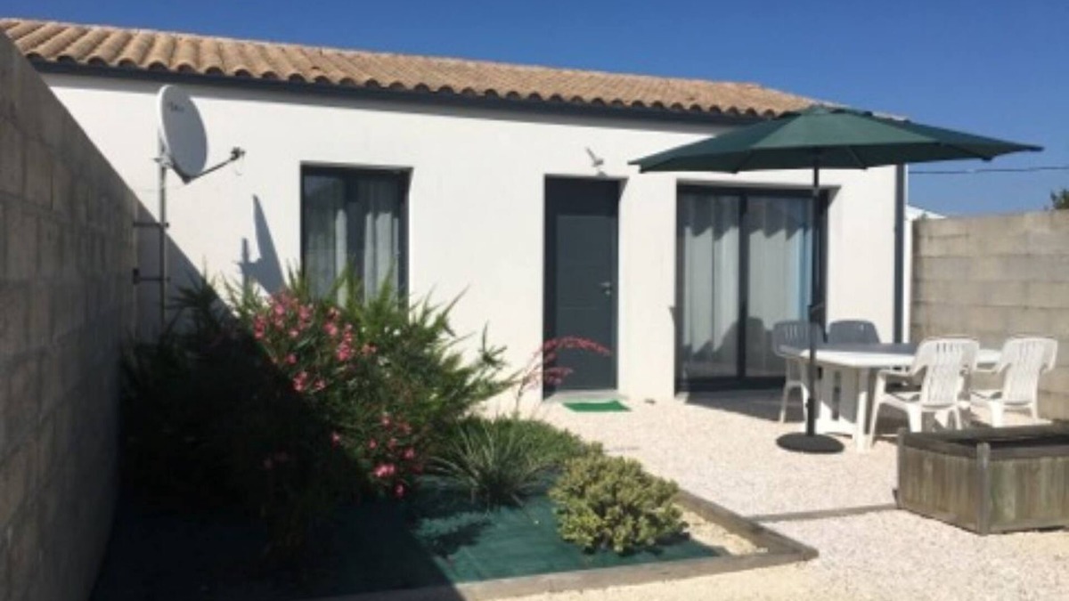 Saint Agnant House | Maison Neuve de 38m² Avec Terrasse