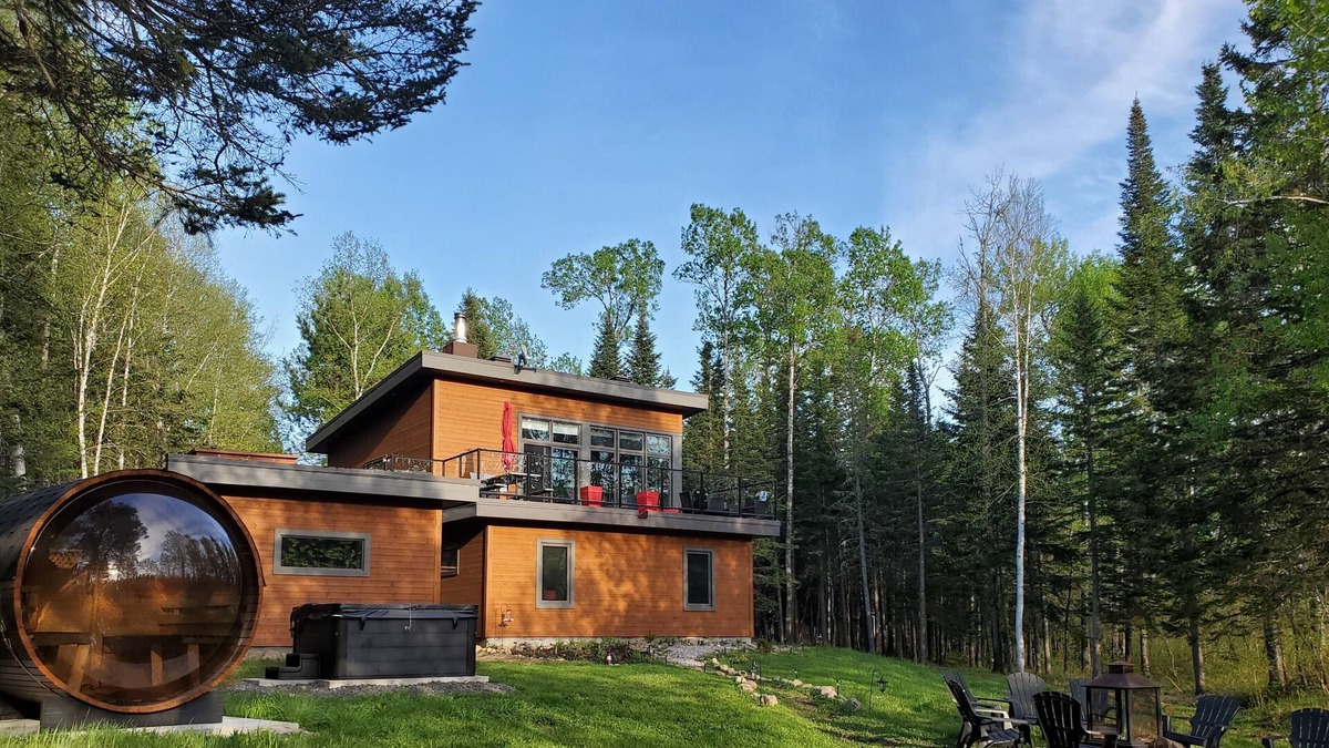 Saint-Tite-des-Caps Cottage | MAISON OSLO – Toit-terrasse - rivière, spa et sauna