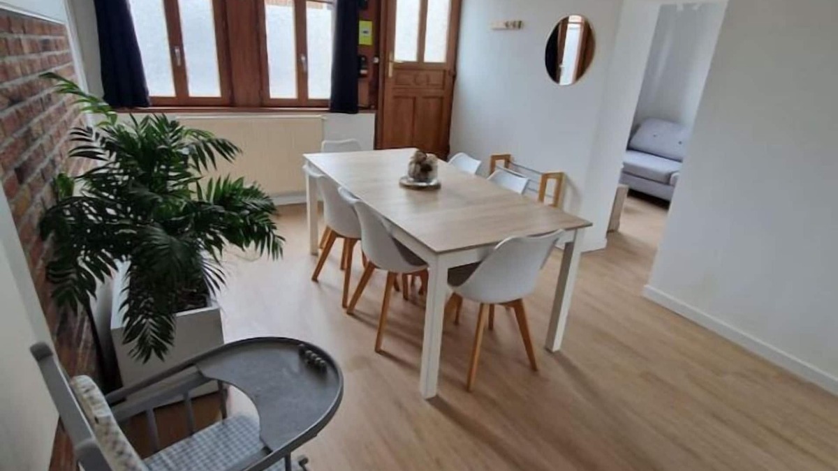Picquigny House | Maison Picquigny Avec Cour Donnant sur la Somme