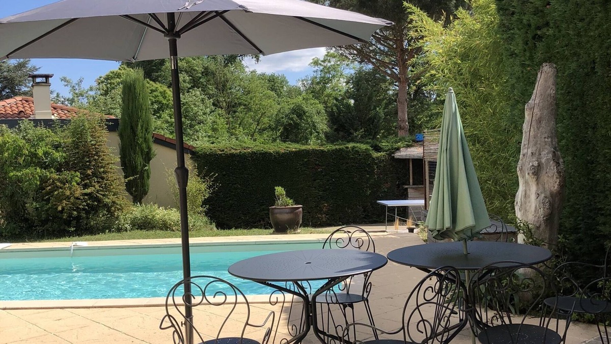 Trevoux House | Maison, Piscine Privée et Terrain de Boules, au Calme