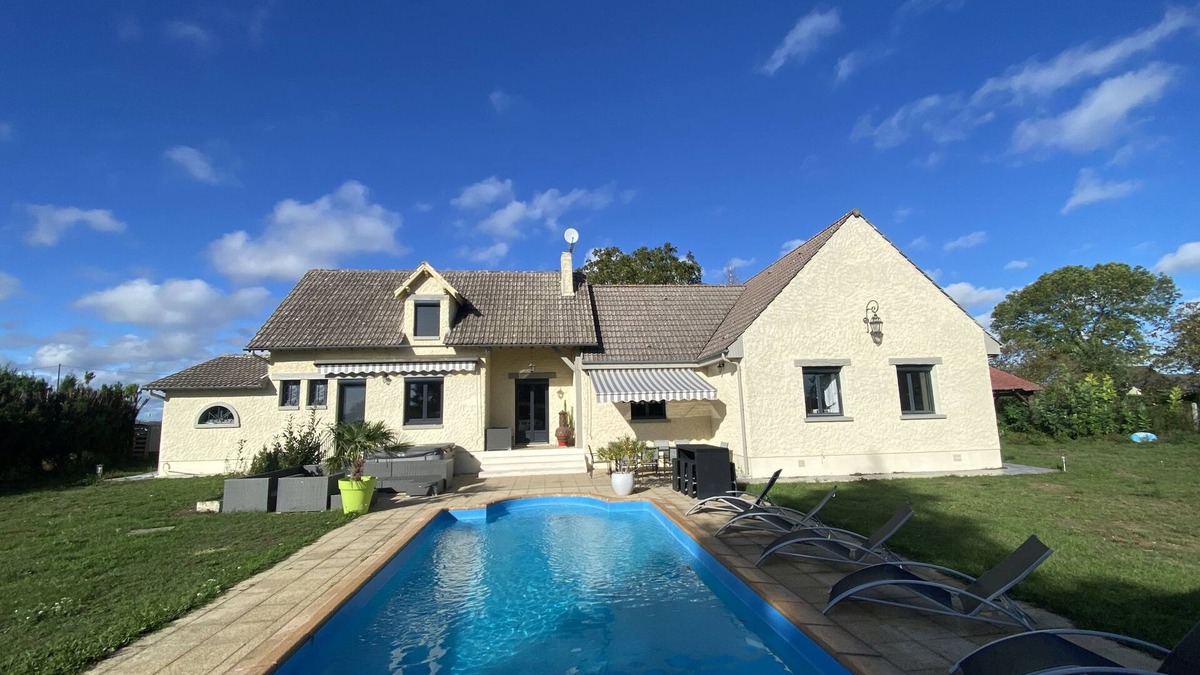 Cepoy House | Maison Pour 8 Adultes et Maximum 6 Enfants Avec Piscine Chauffée, spa et Sauna