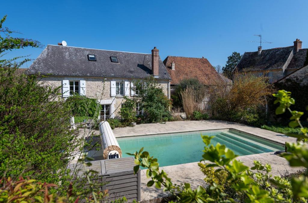 Magny-en-Vexin House | Maison Prado - avec piscine privée et grand jardin