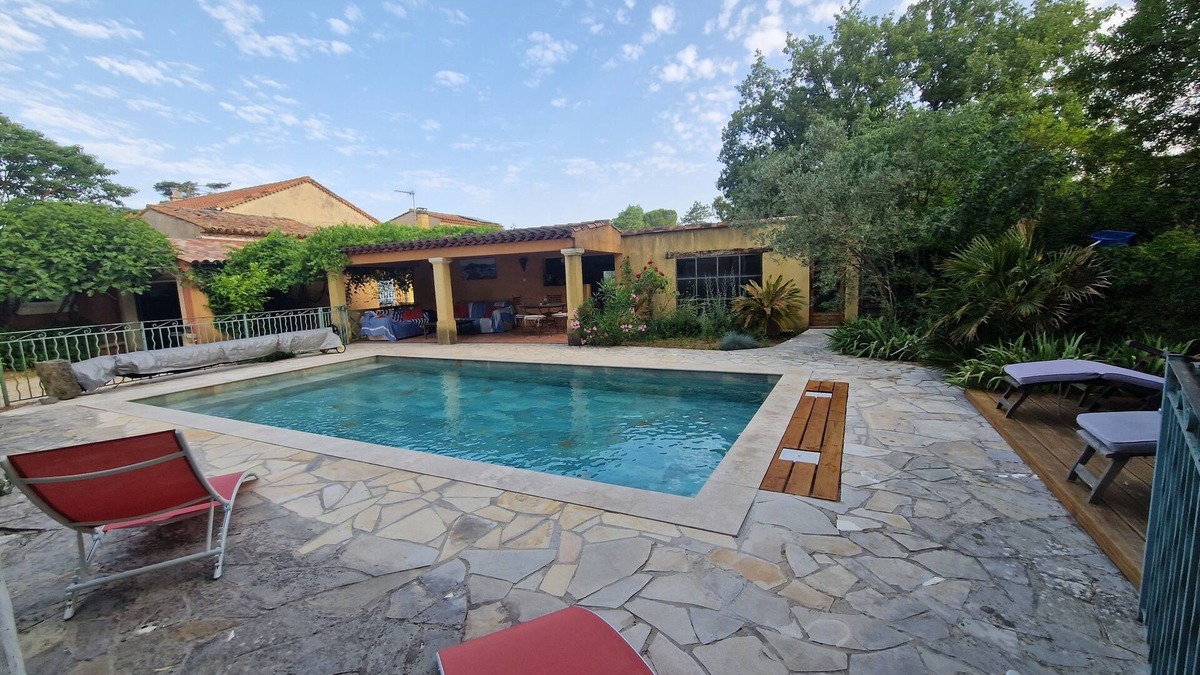 Bras House | Maison Provençale Avec Jardin et Terrasses sur Terrain Privatif