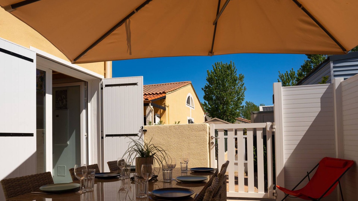 Vias House | Maison rénovée et climatisée avec WIFI à 600m de la plage