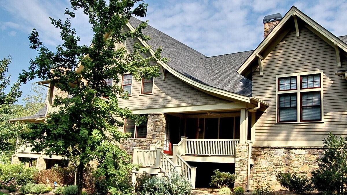 Cheshire House | Maison Reve I 3 BD 2 BA Home in Quaint Cheshire Village
