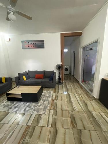 Dembeni Apartment | Maison rose