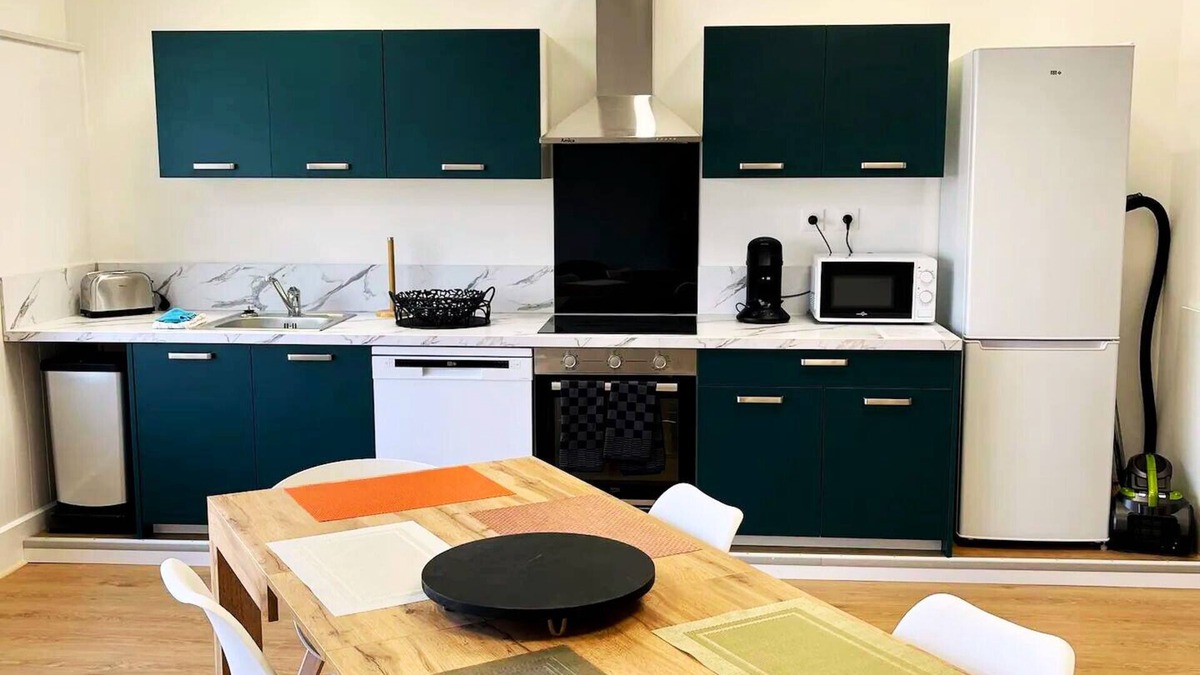 Anzin House | Maison Spacieuse: 6 Chambres,12 Pers, 4 SdB - Confort Total