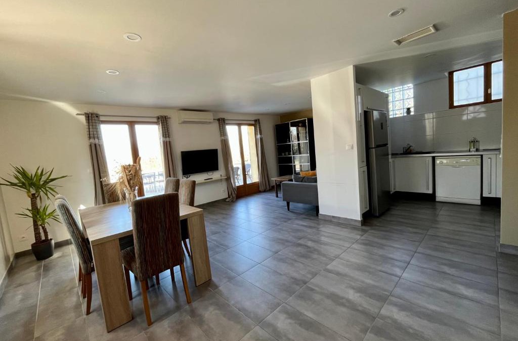 Saint-Symphorien-d'Ozon House | Maison spacieuse avec grand jardin et parking à 20 min de Lyon
