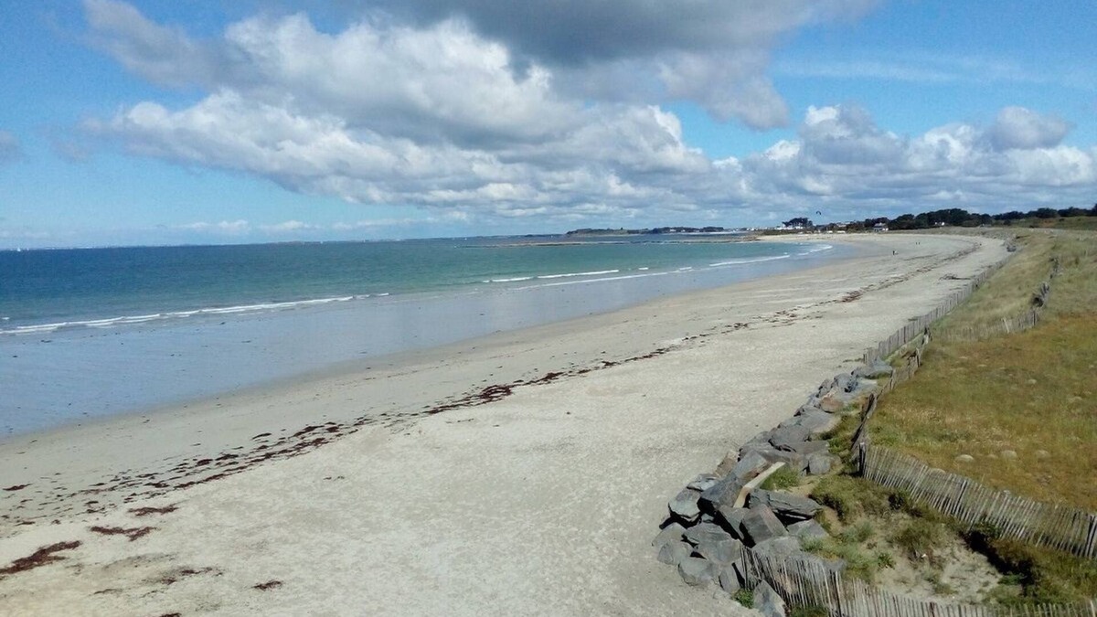 Saint-Gildas-de-Rhuys House | Maison Traditionelle Proche Plage