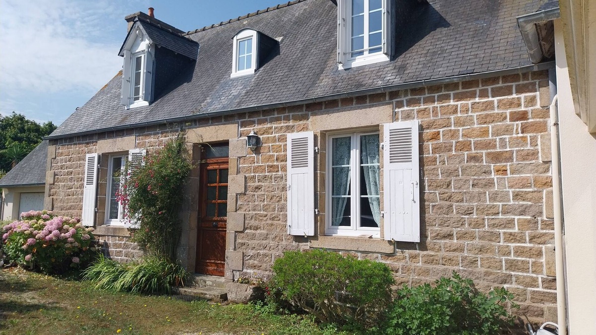 Tregastel Villa | Maison Traditionnelle Bretonne