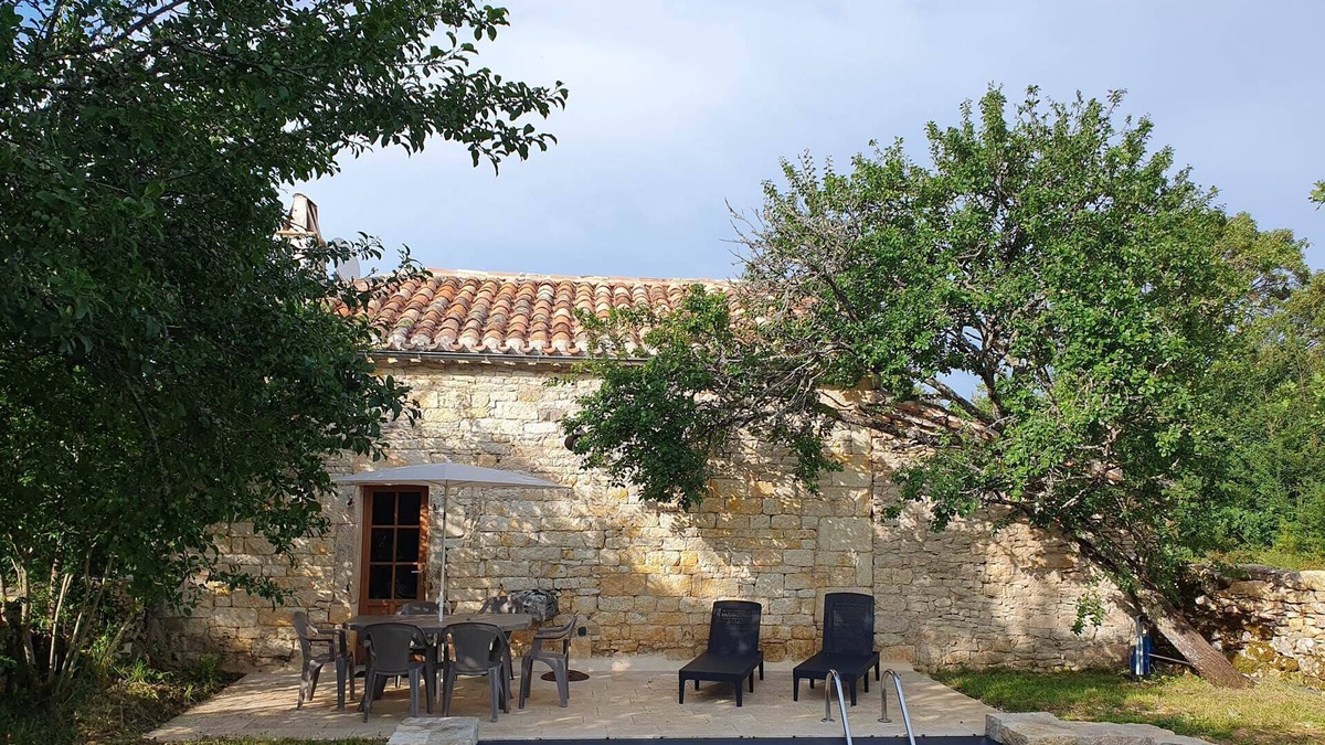 Belmont-Sainte-Foi House | Maison Typique en Pierre du Quercy Avec Piscine