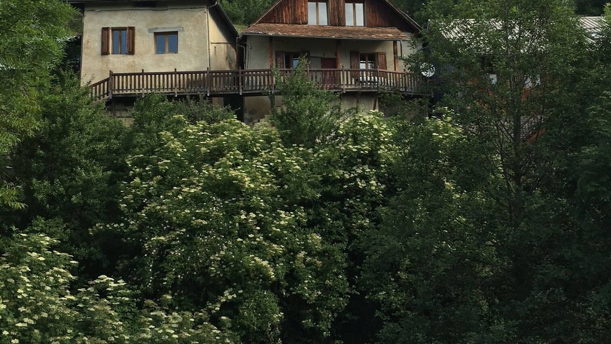 Auzet House | Maison Typique des Alpes de Haute Provence