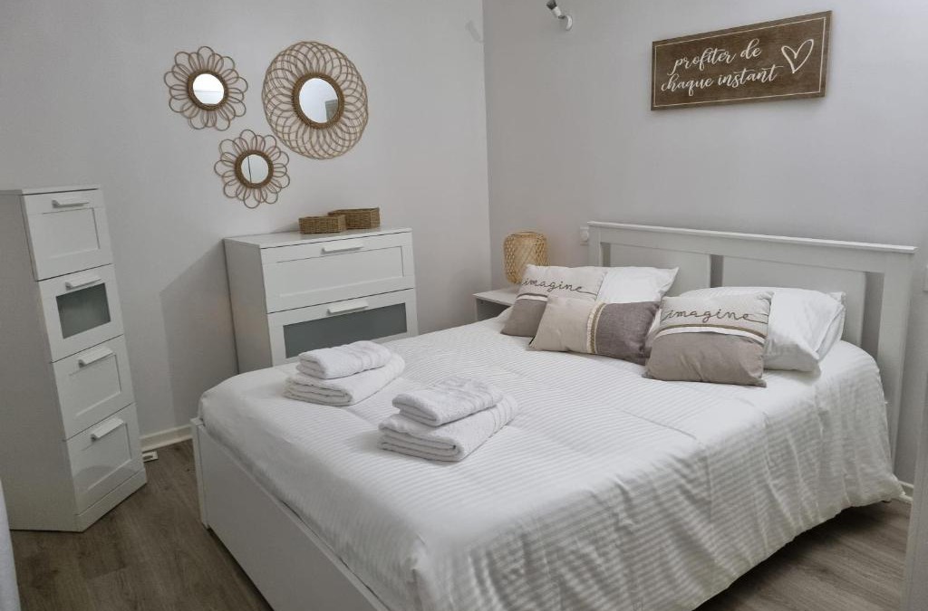 Les Puces de Saint-Ouen Apartment | Maison ville dans une voie privée