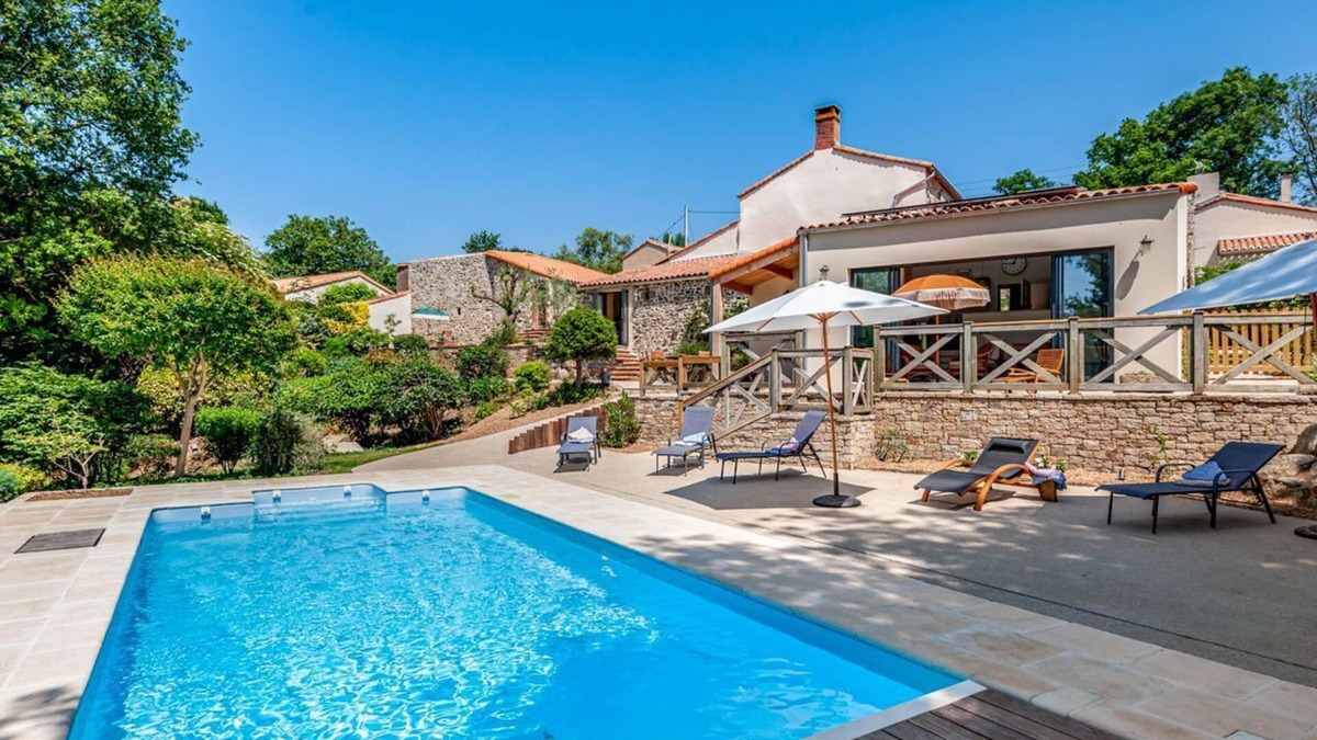 Beaurepaire Villa | Maison Zenith - Five Bedroom Villa, Sleeps 10