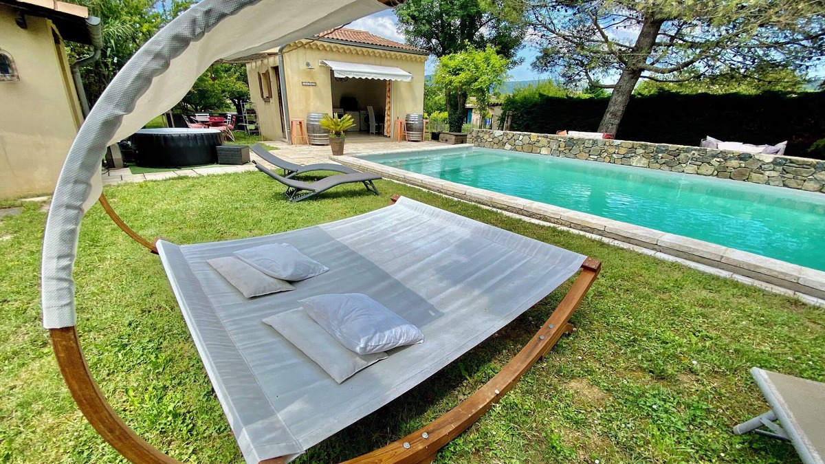 Alba-la-Romaine House | Maison110m2, 6p, 3ch, Piscine Privée-cuisine D'été, Jacuzzi, Espace Jardin Clos
