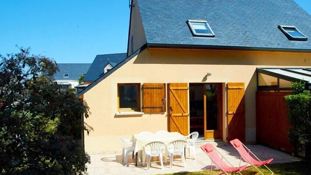 Guidel-Plages House | Maisonette 3 rooms 4 to 6 people with shared swimming-pool