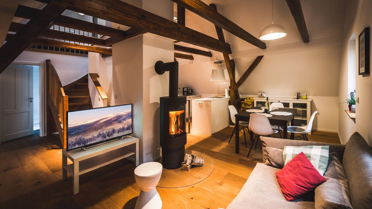 Baerenburg Apartment | Maisonette apartment on the top floor with fireplace on the edge of the forest